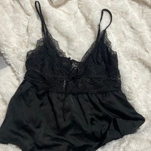 GOOD AS NEW LACE TOP